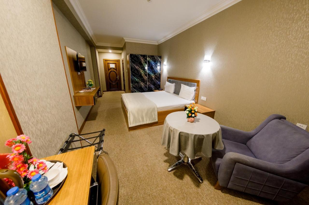 Royal Sapphire Hotel Baku Exterior photo